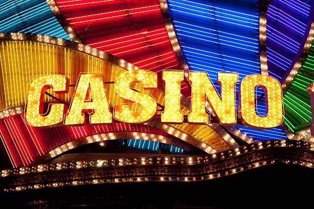 qqcash188 Book of Dead slot showing expanding symbol feature during free spins
